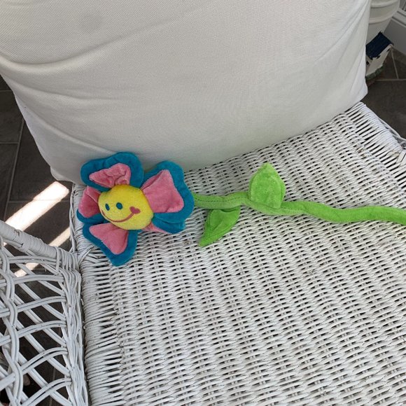 Plush Flower with Bendable Stem - Picture 4 of 6